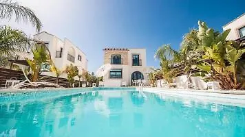 Oceanview Luxury 074 *